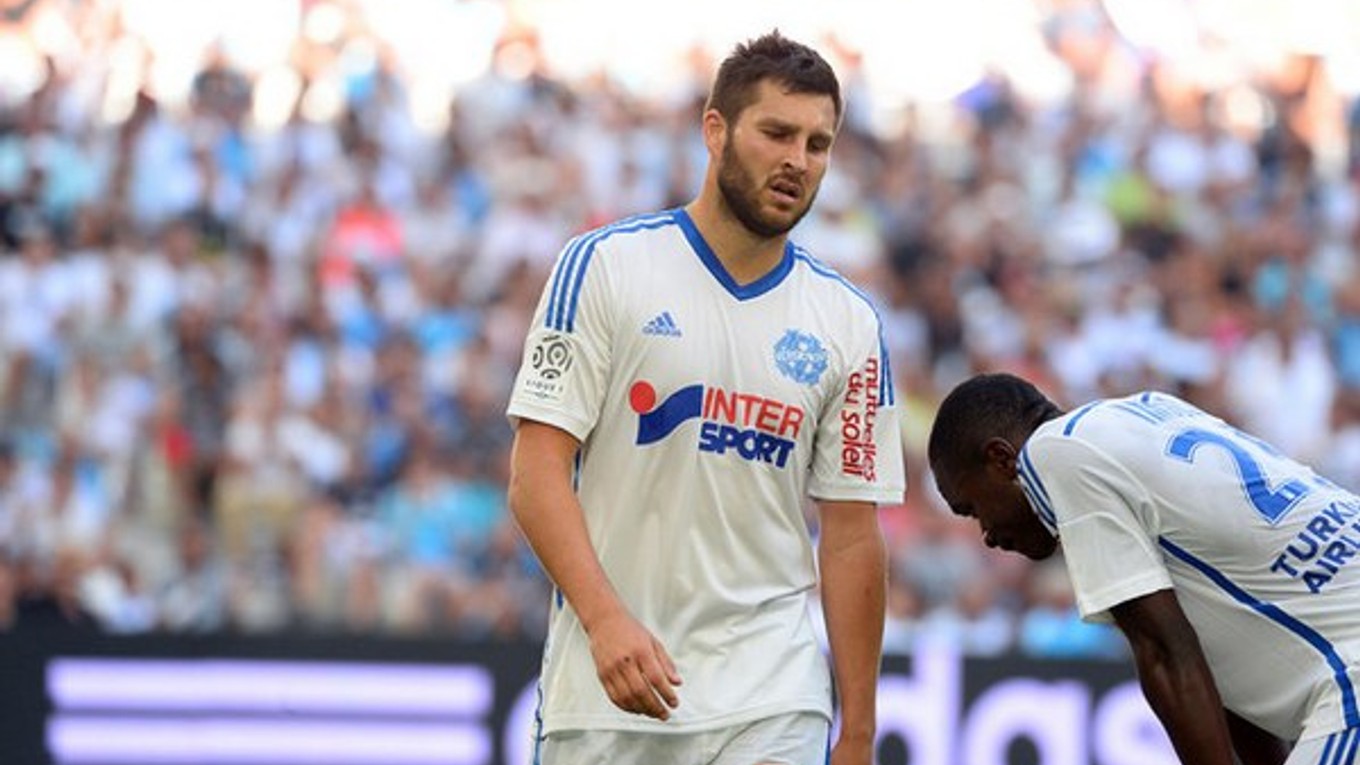 Futbalisti Olympique Marseille smútia.