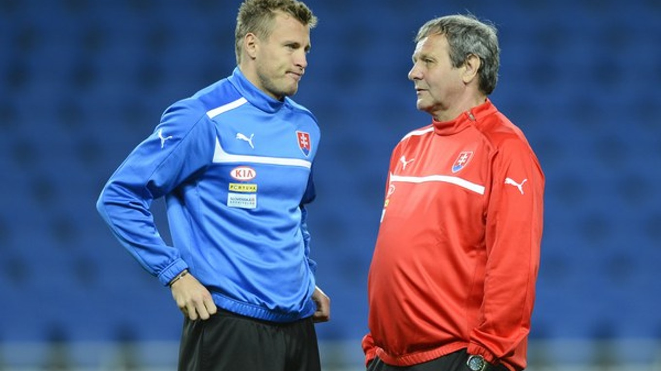 Tréner Ján Kozák so stopérom Jánom Ďuricom.