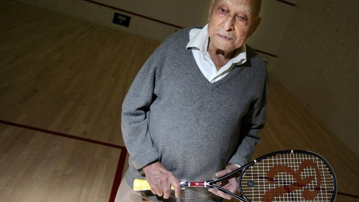 K squashu sa dostal ako osemročný, keď zbieral loptičky.