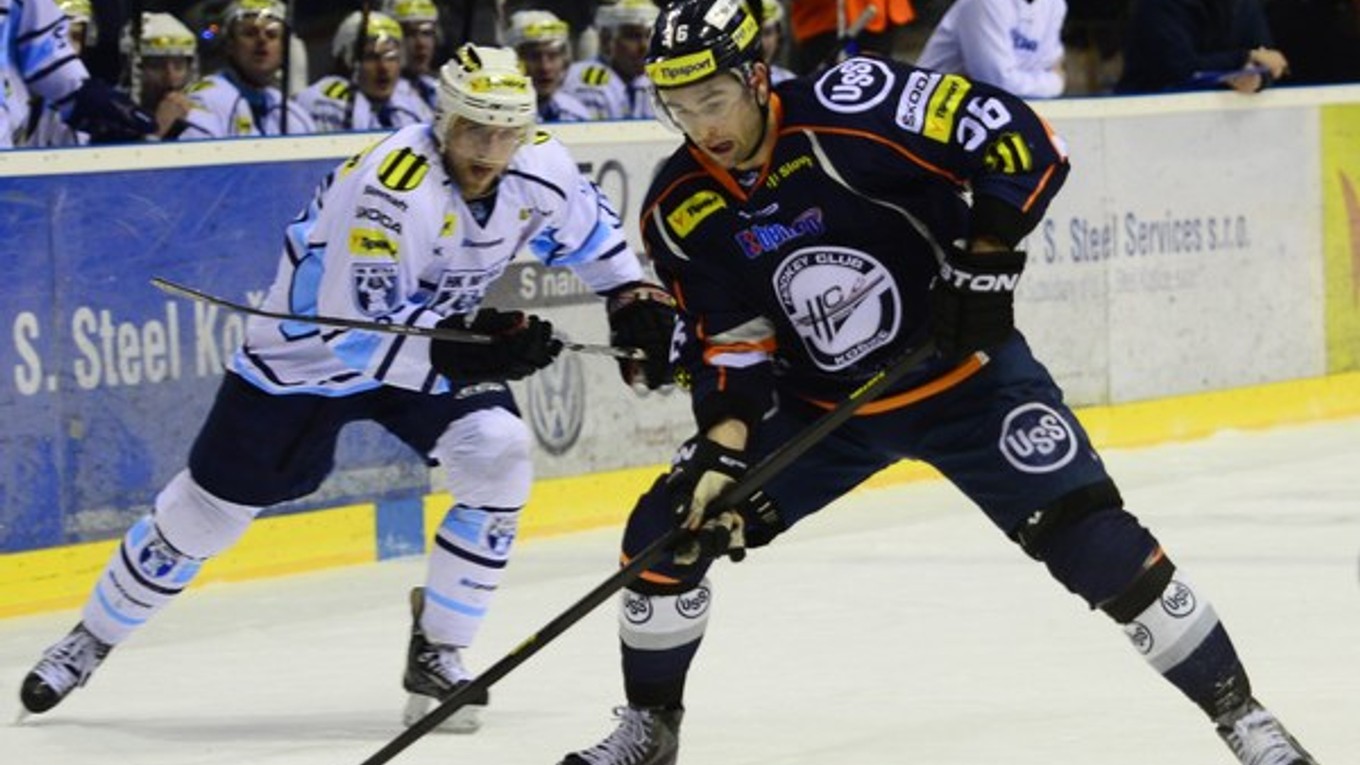 Štěpán Novotný (vpredu)v drese Kočíc