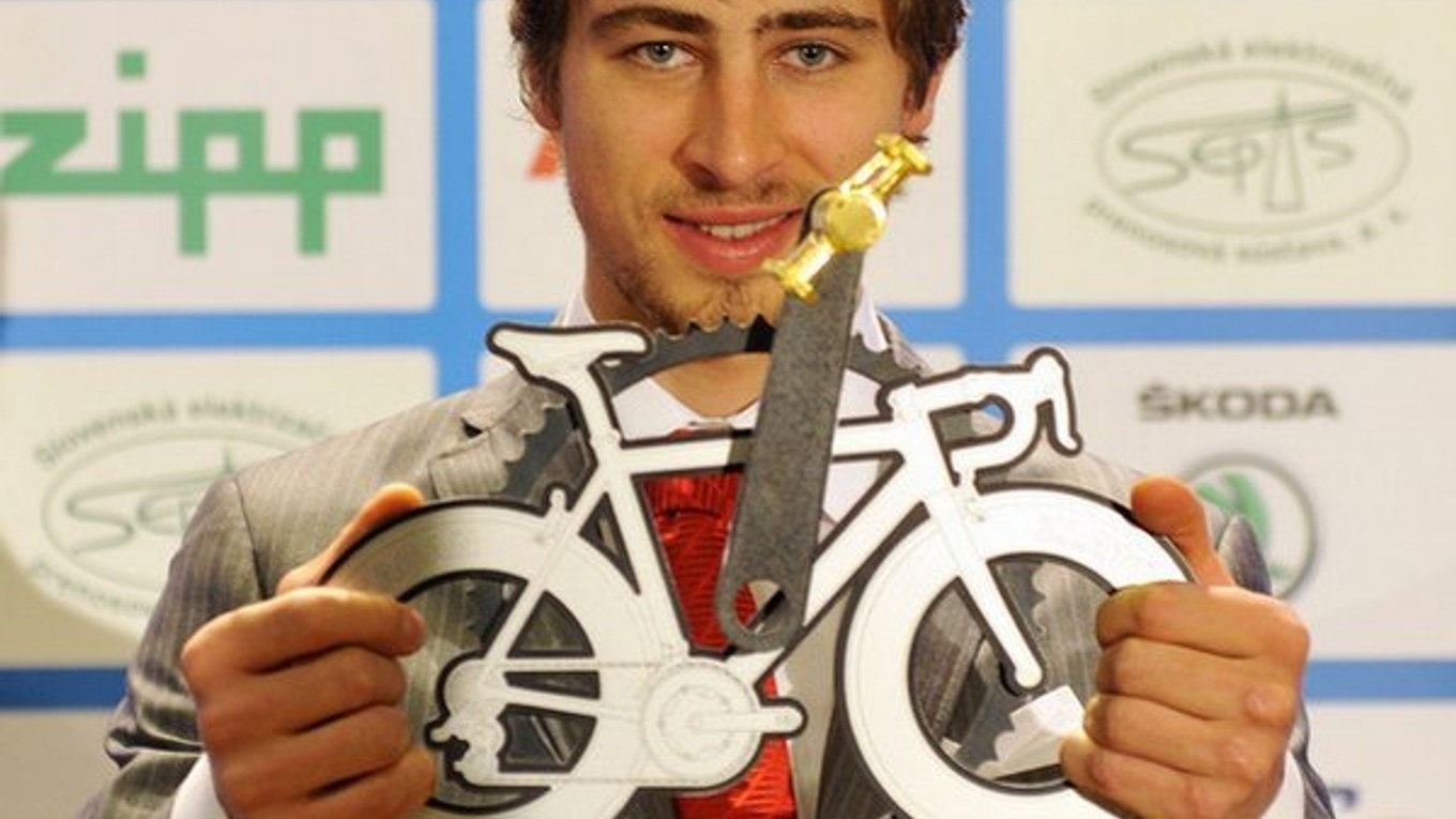 Slovák Peter Sagan s cenou pre najlepšieho cyklistu krajiny.