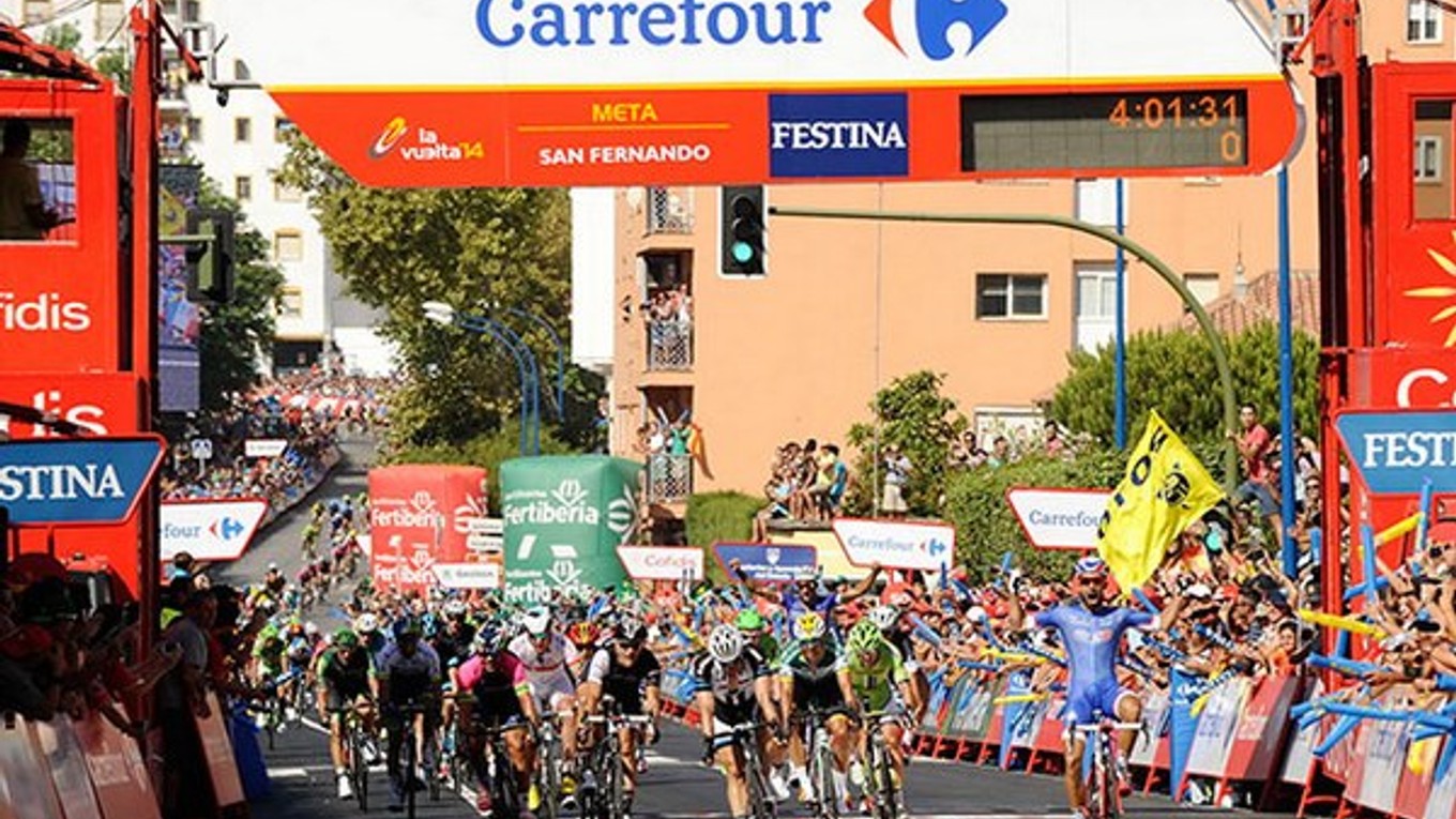 Víťazom druhej etapy sa stal Nacer Bouhanni. Sagan zostal dobrovoľne vzadu.