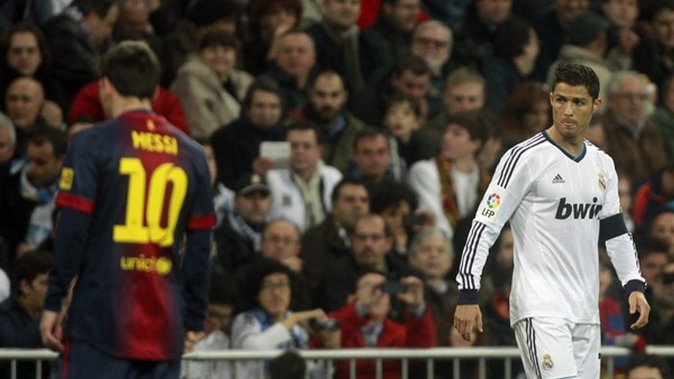Cristiano Ronaldo (vpravo) a Lionel Messi.
