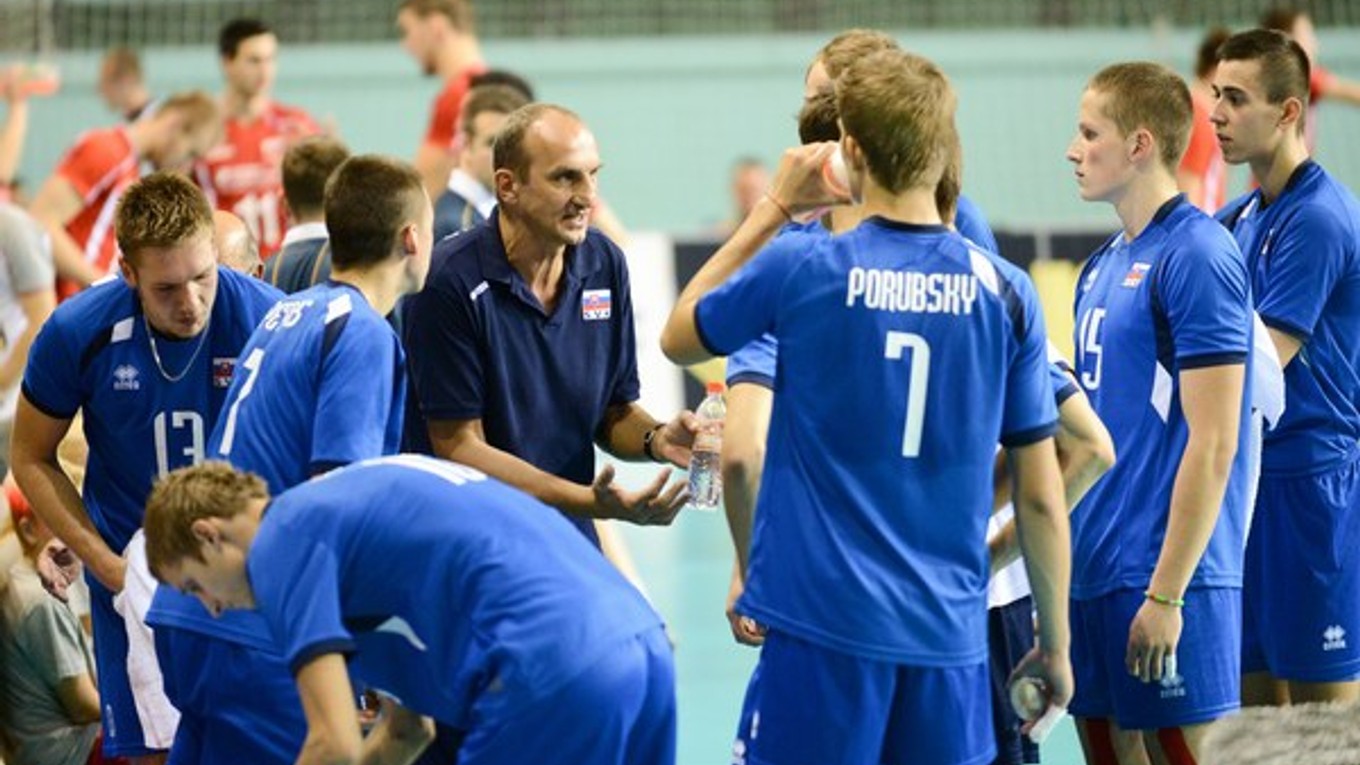 Volejbalisti počas zápasu proti Bulharsku.