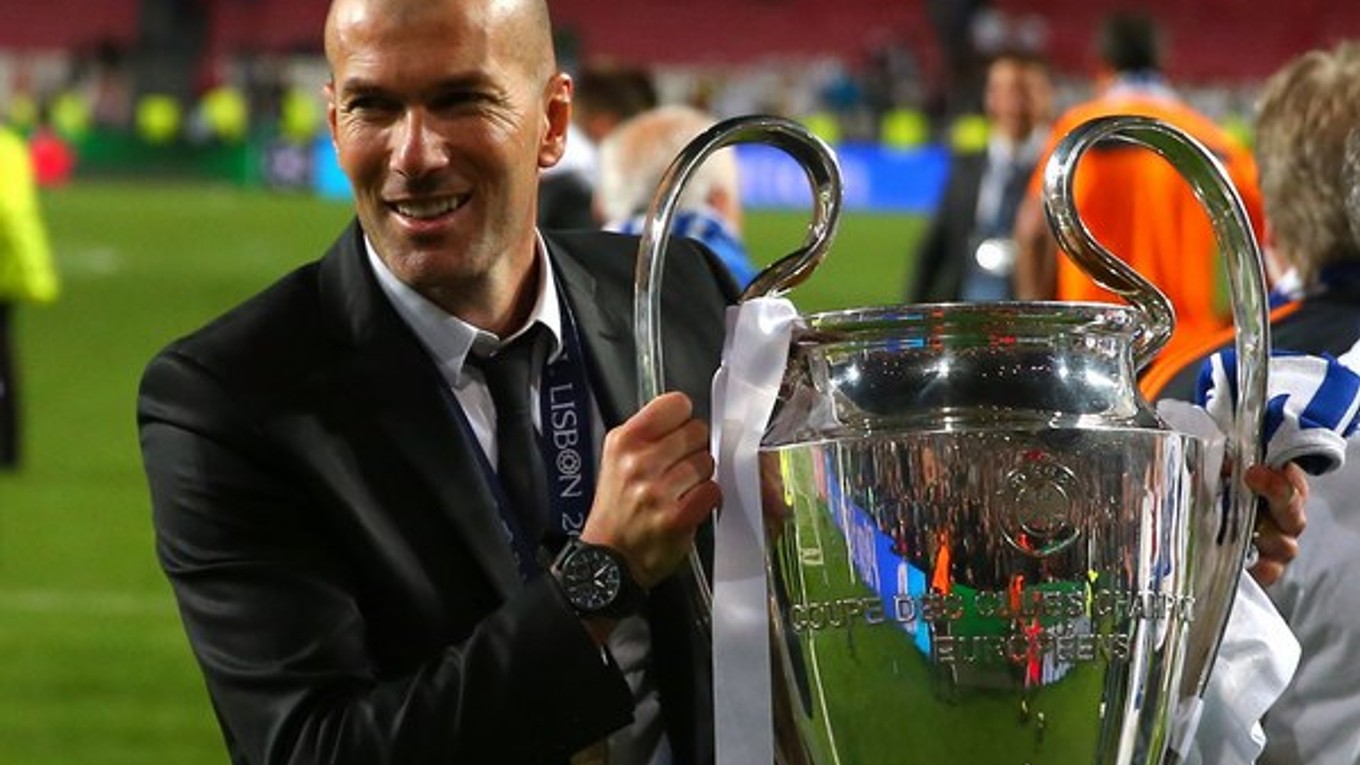 Zinedine Zidane asistoval v poslednej sezóne trénerovi A-mužstva Realu.