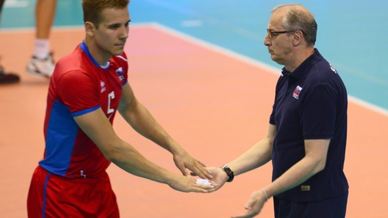 Slovenský volejbalista Juraj Zaťko a tréner Flavio Gulinelli.