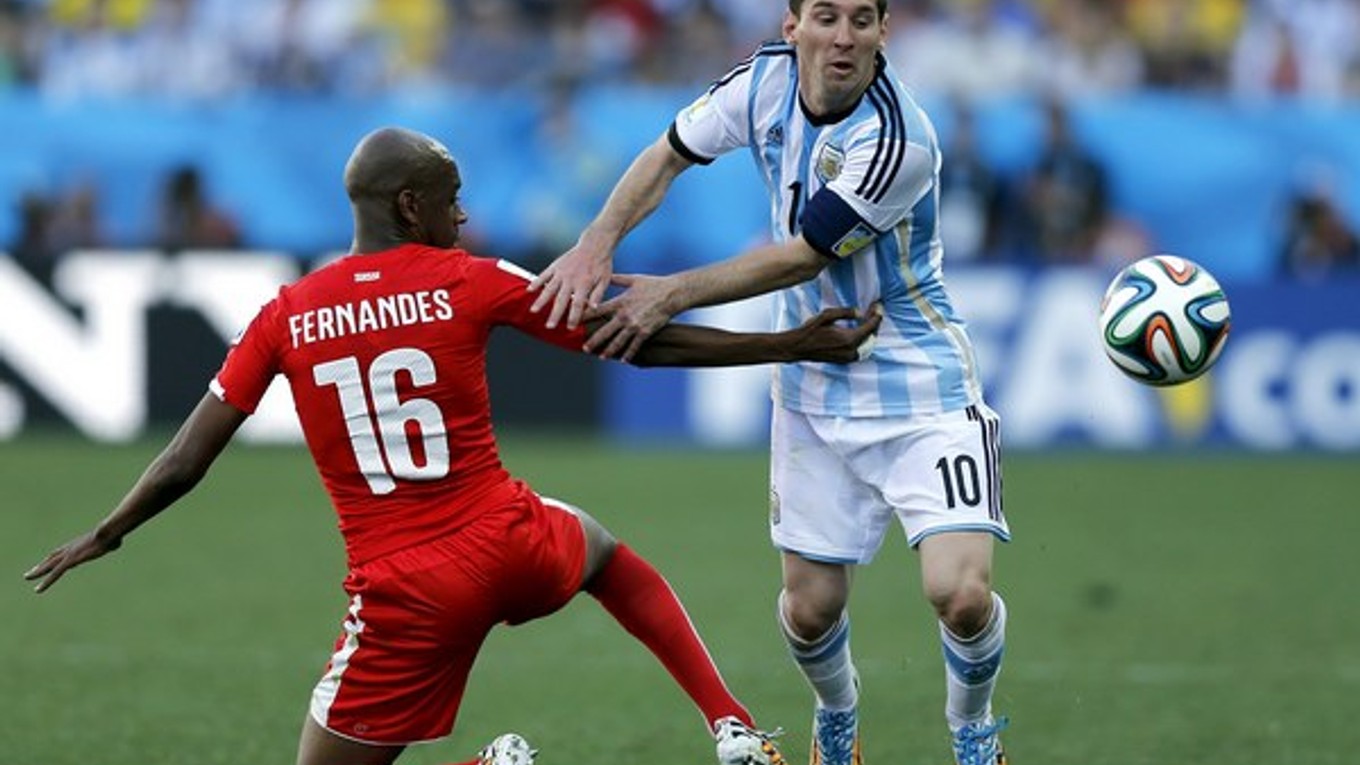 Messiho Švajčiari pozorne bránili, ale aj tak sa presadil.