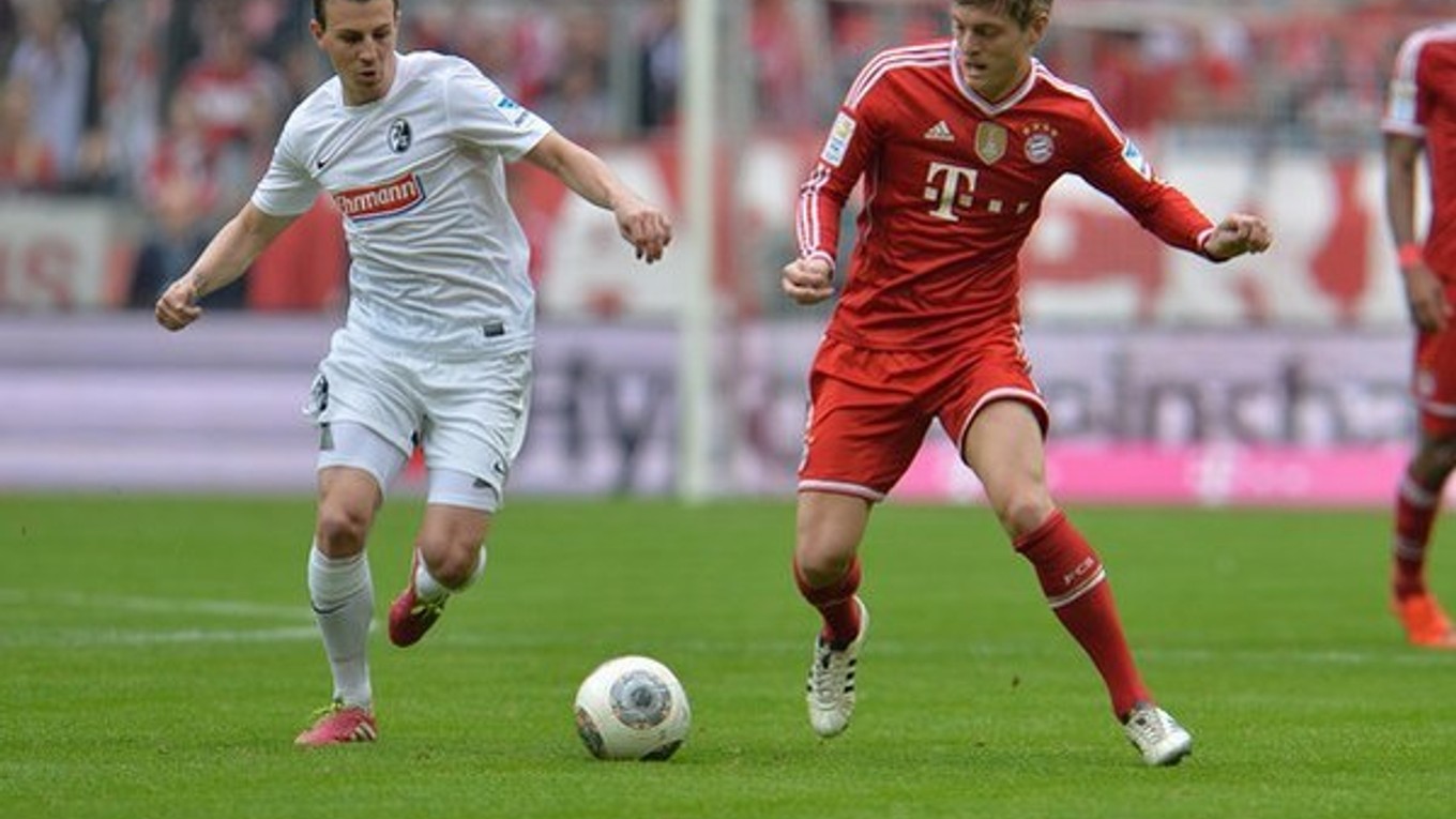 Tony Kroos v červnom drese Bayernu.
