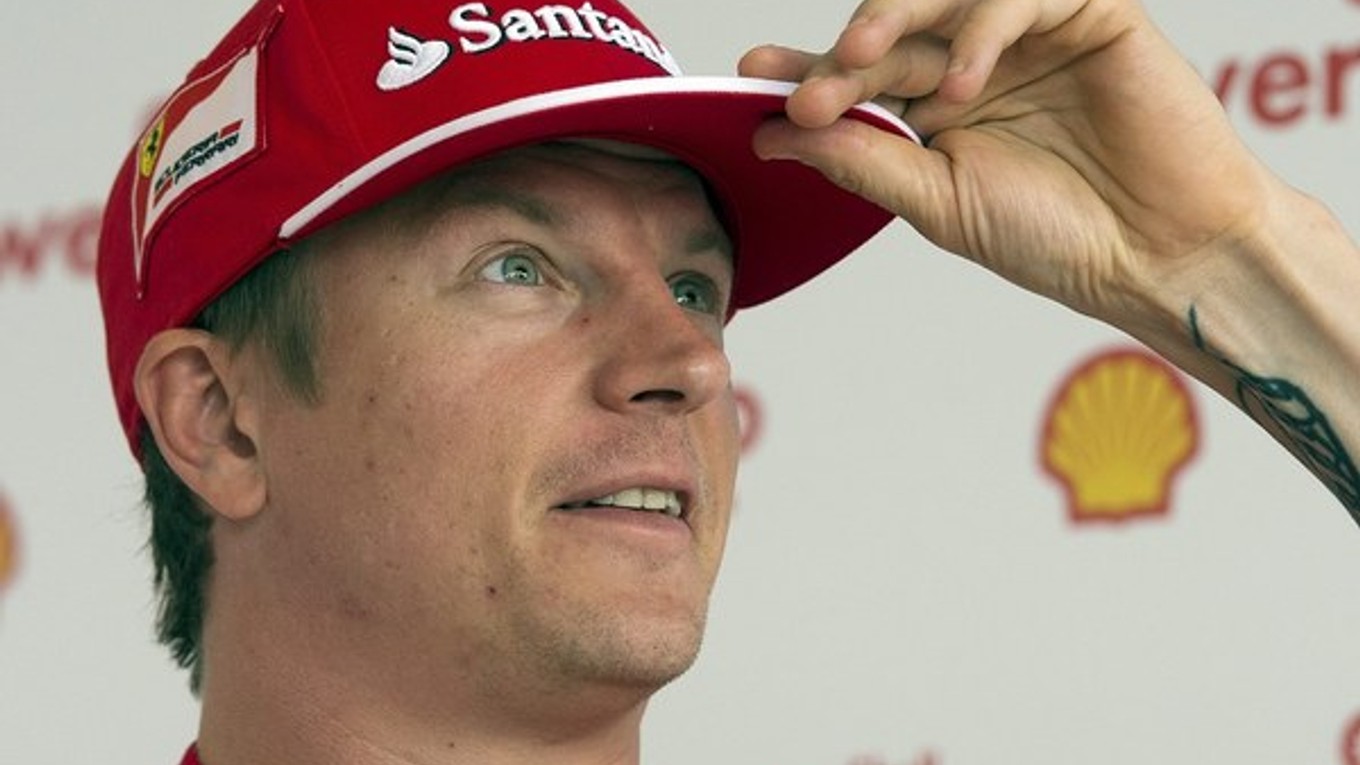 Kimi Räikkönen je najstarším jazdcom v poli F1.