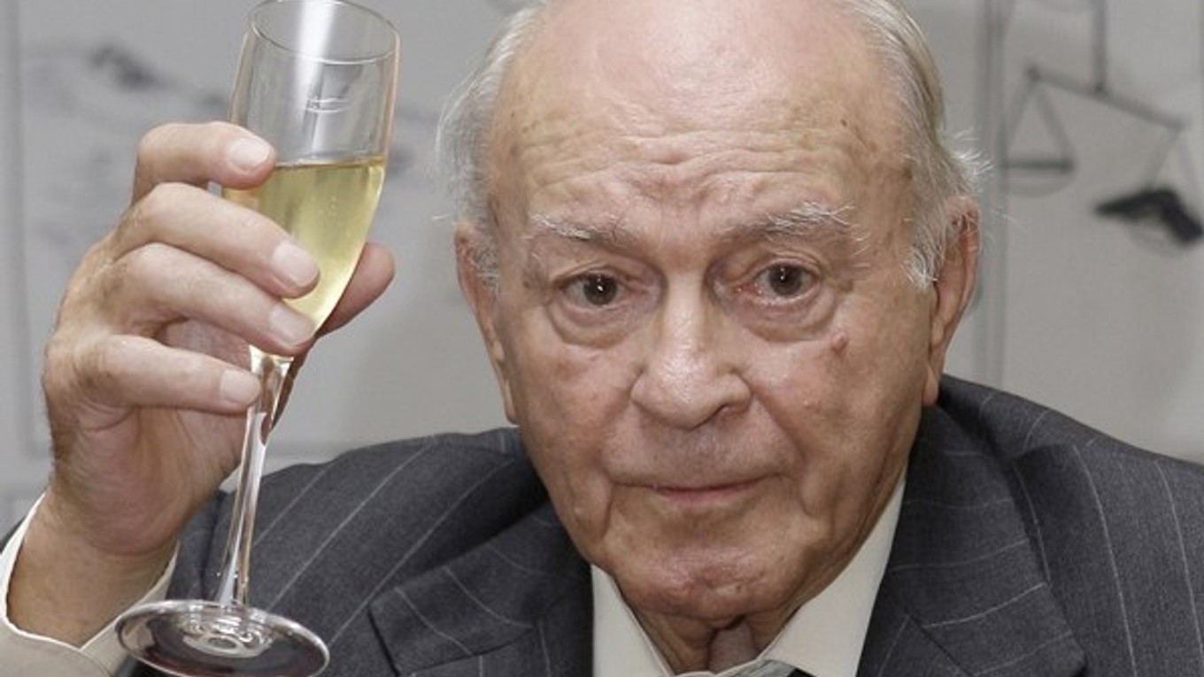 Alfrédo di Stéfano je v nemocnici.