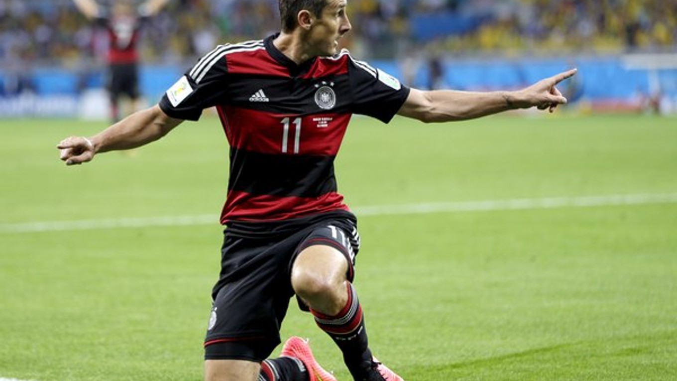 Nemec Miroslav Klose strelil proti Brazílii svoj šestnásty gól na svetových šampionátoch.
