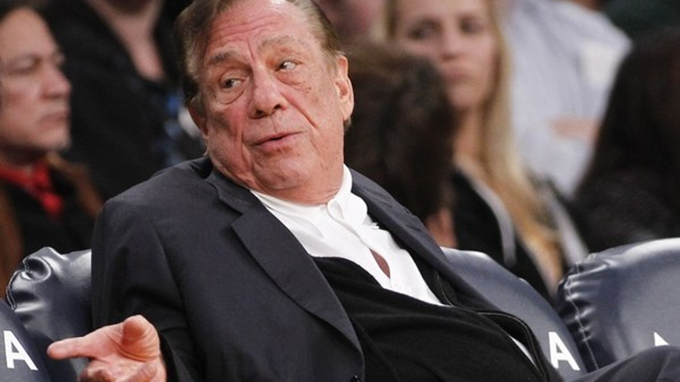 Donald Sterling sa len tak ľahko nevzdá.