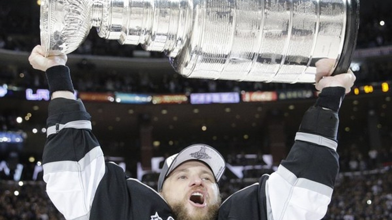 Marián Gáborík so Stanleyho pohárom.