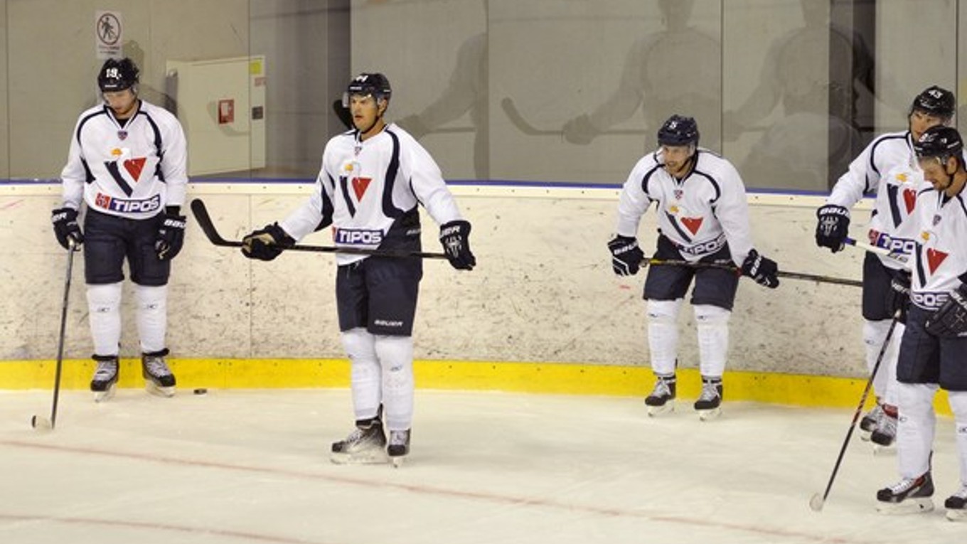 Hokejisti Slovana mali v piatok prvý tréning na ľade.