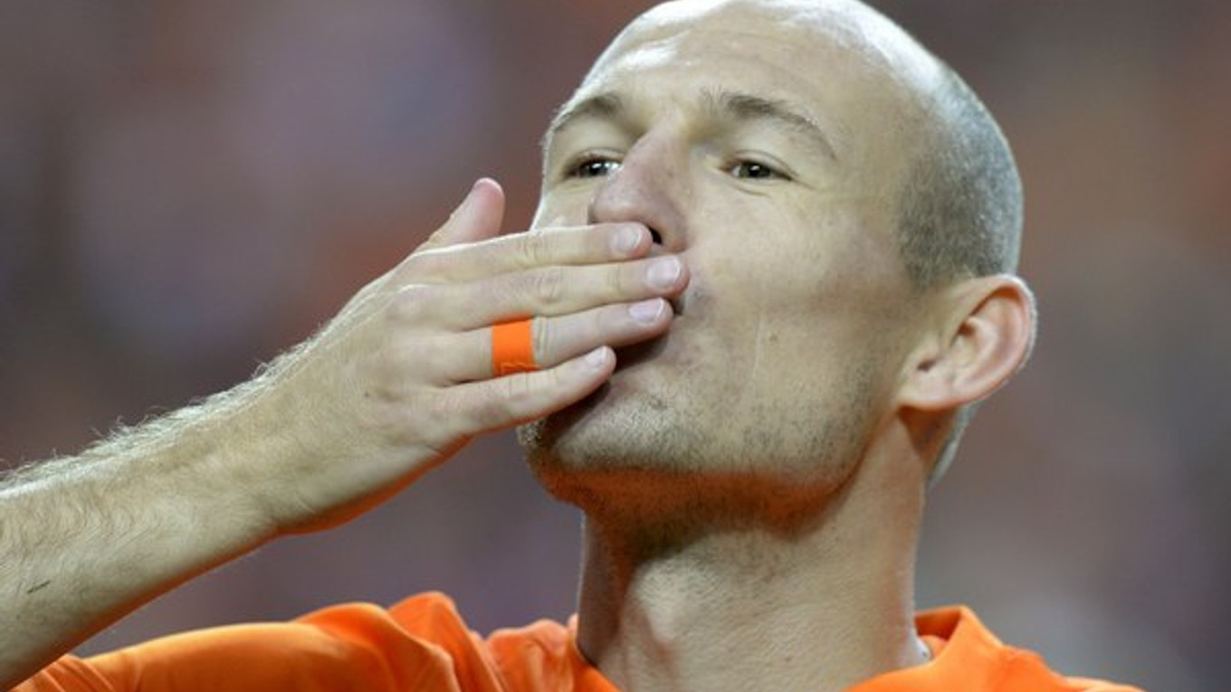 Arjen Robben patrí medzi desať najlepších hráčov turnaja.