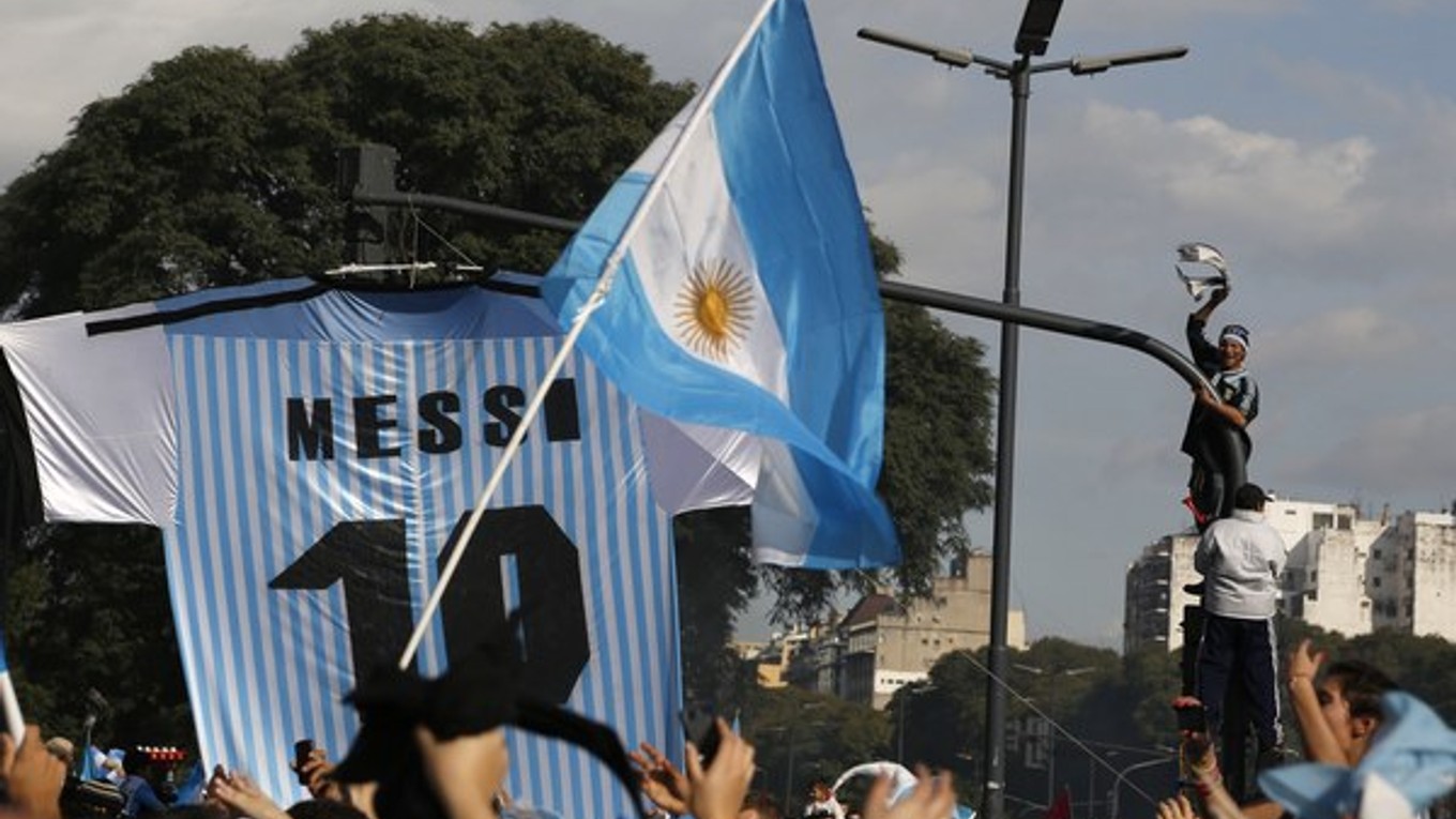 Smútok v Argentíne vystriedalo nadšenie.