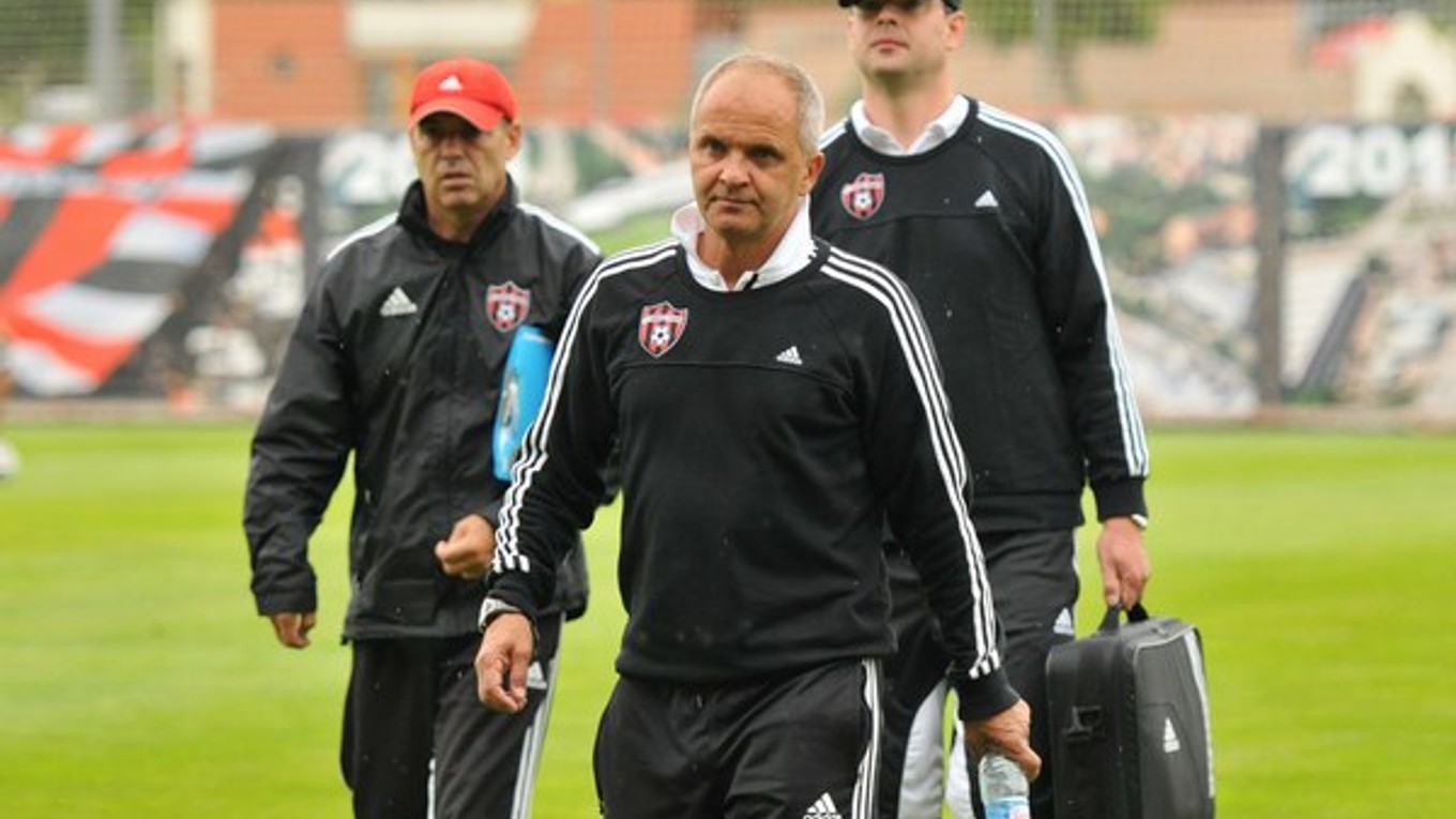 Tréner Juraj Jarábek.