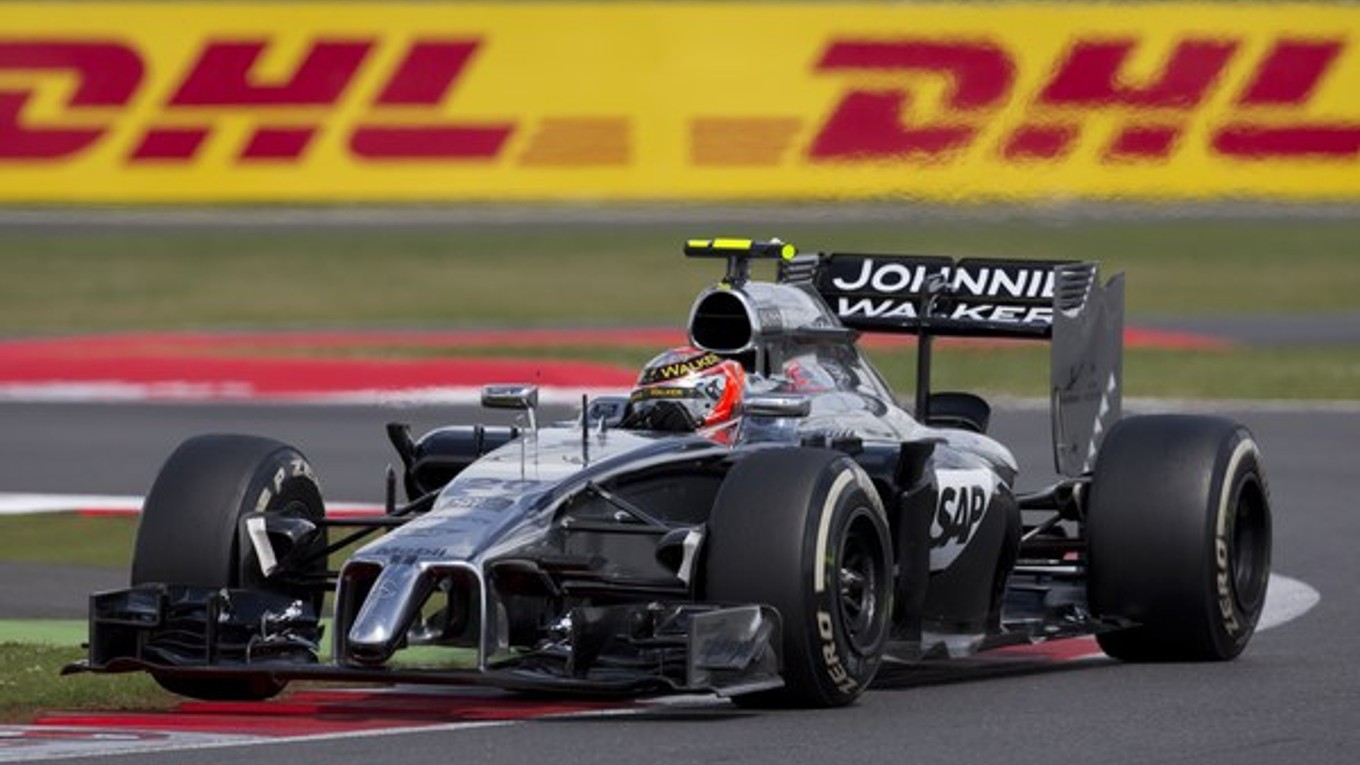 Jazdci Mercedesu sú favoritmi.