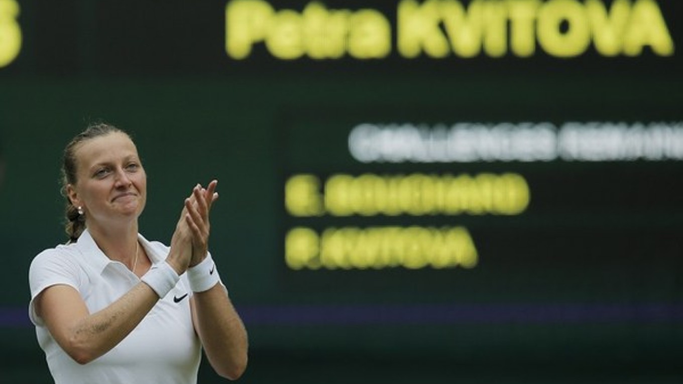 Petra Kvitová sa raduje z víťazstva na Wimbledone.
