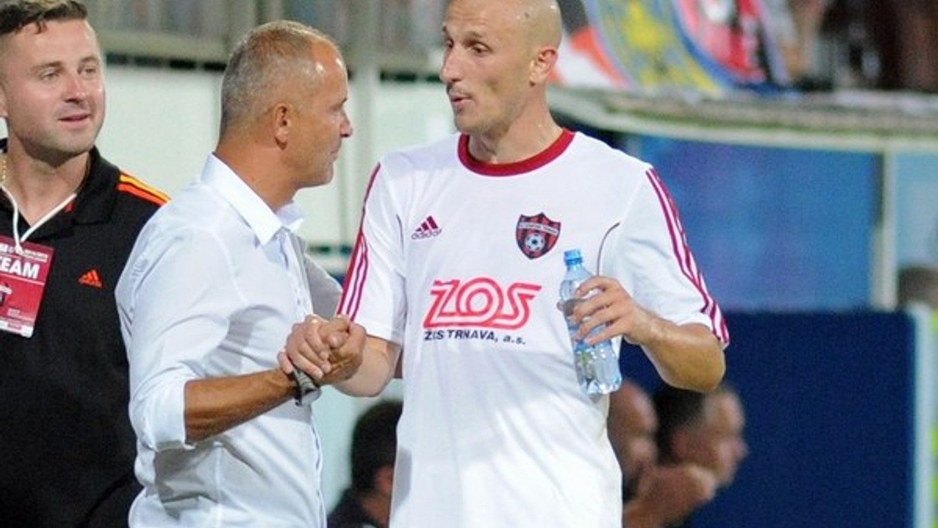 Marek Janečka (vpravo) a tréner Juraj Jarábek.