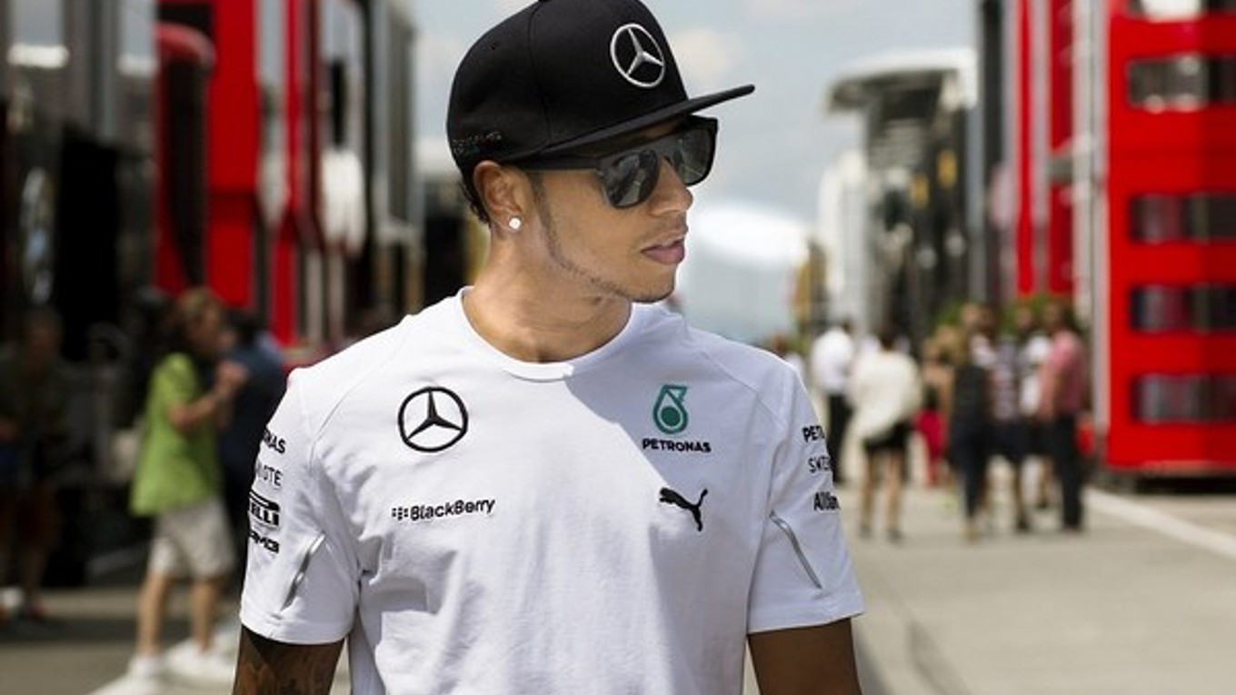 Mercedes je pre Hamiltona rodinou odkedy začal jazdiť v efjednotke.