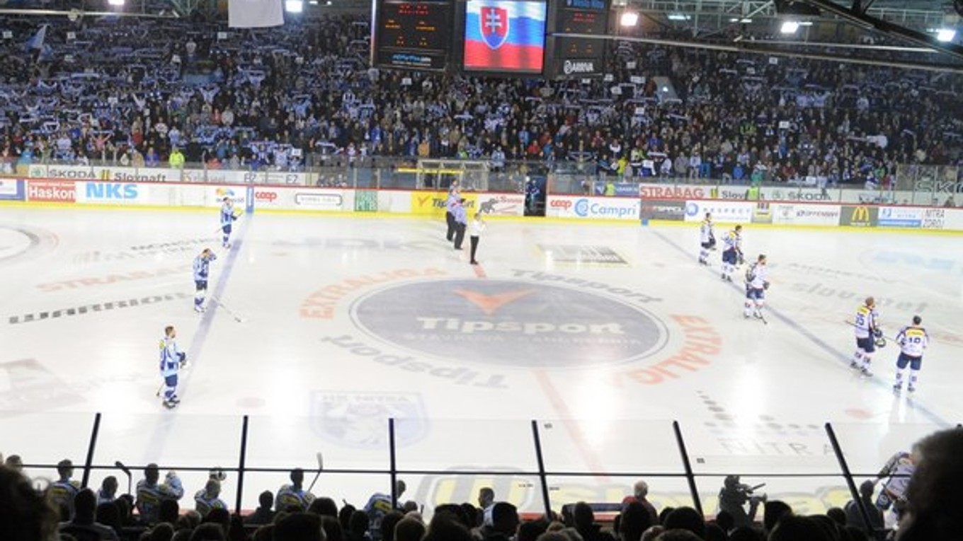 Nitriansky hokejový štadión má kapacitu 5300 divákov.