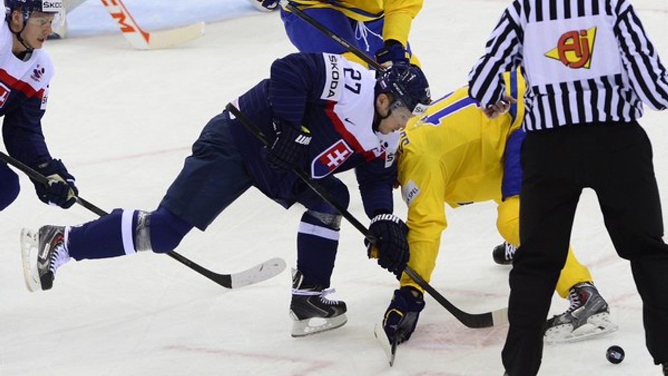 Uprostred Ladislav Nagy a vpravo Johan Fransson (Švédsko), vľavo Richard Pánik.