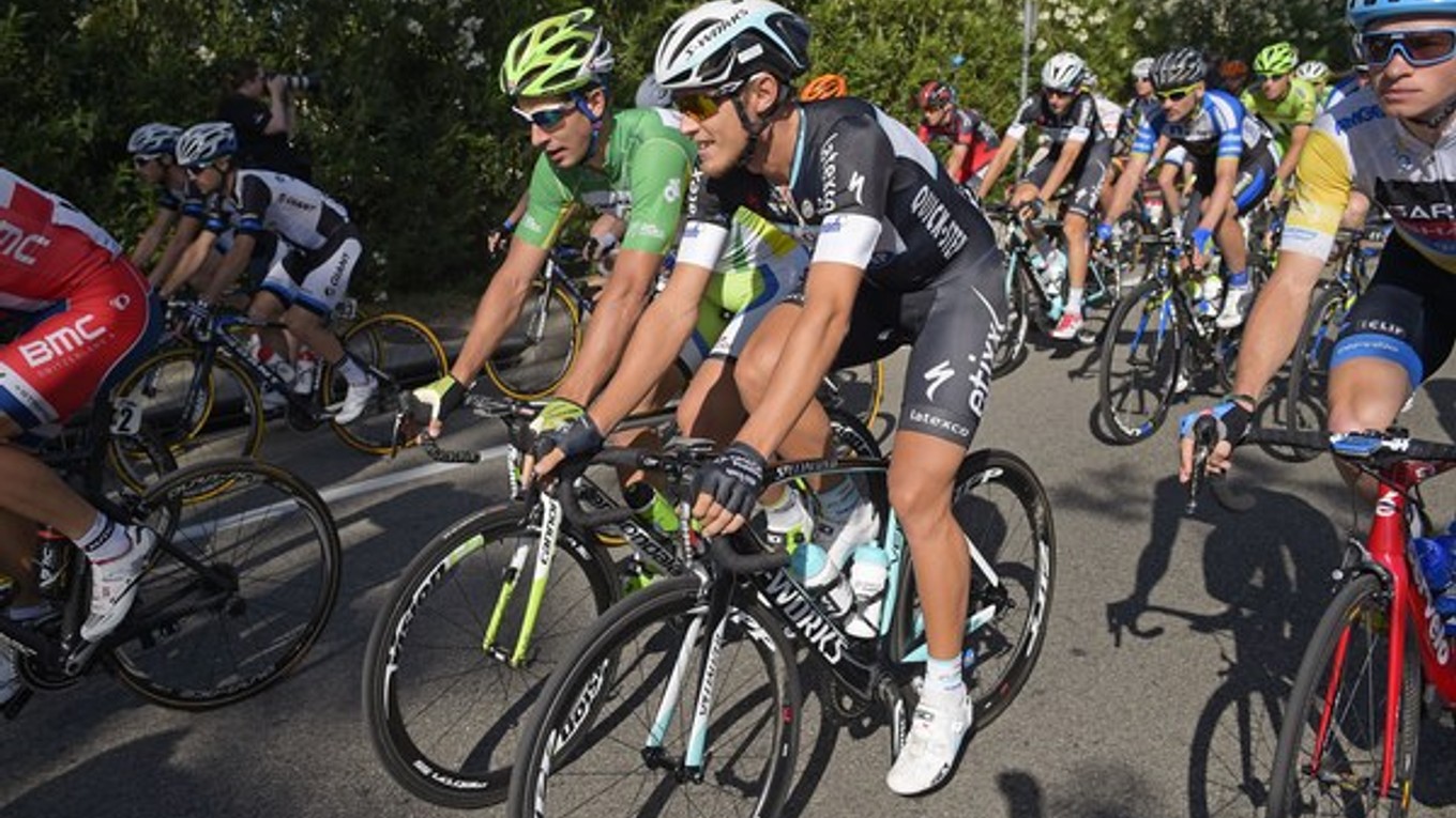 Talian Matteo Trentin (v tmavom) a Peter Sagan počas 8. etapy Amgen Tour v Kalifornii.