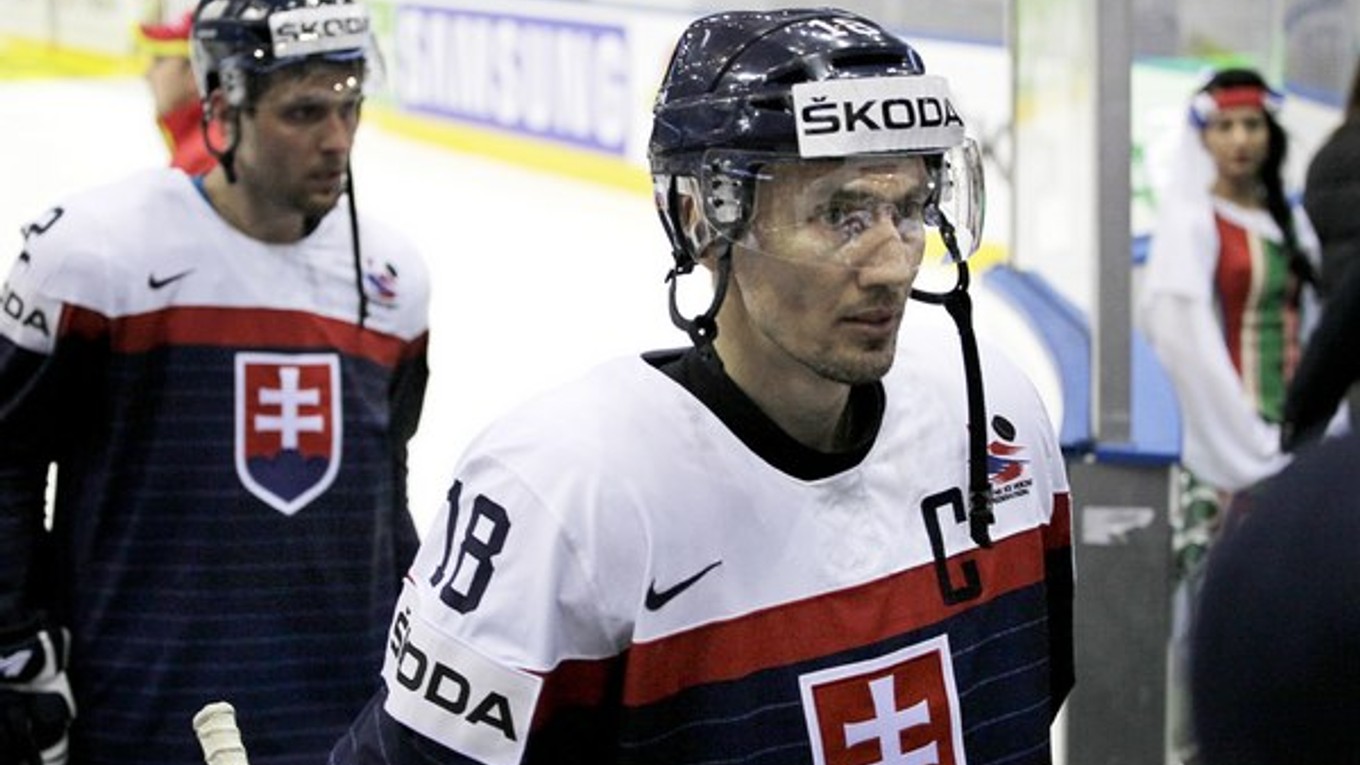 Miroslav Šatan stále nepovedal či bude hrať hokej aj po zápase s Dánskom.