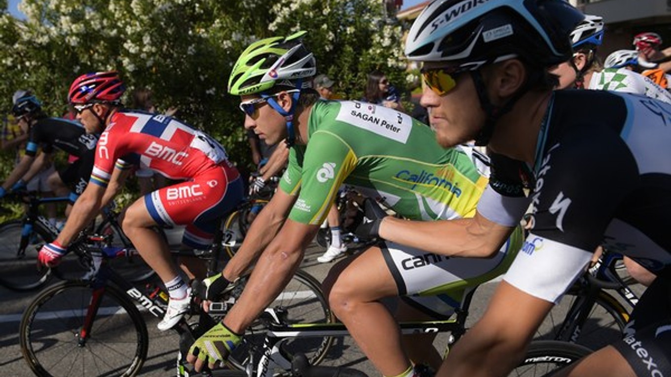 Slovenský cyklista Peter Sagan (v zelenom) počas štartu ôsmej etapy na pretekoch Okolo Kalifornie.