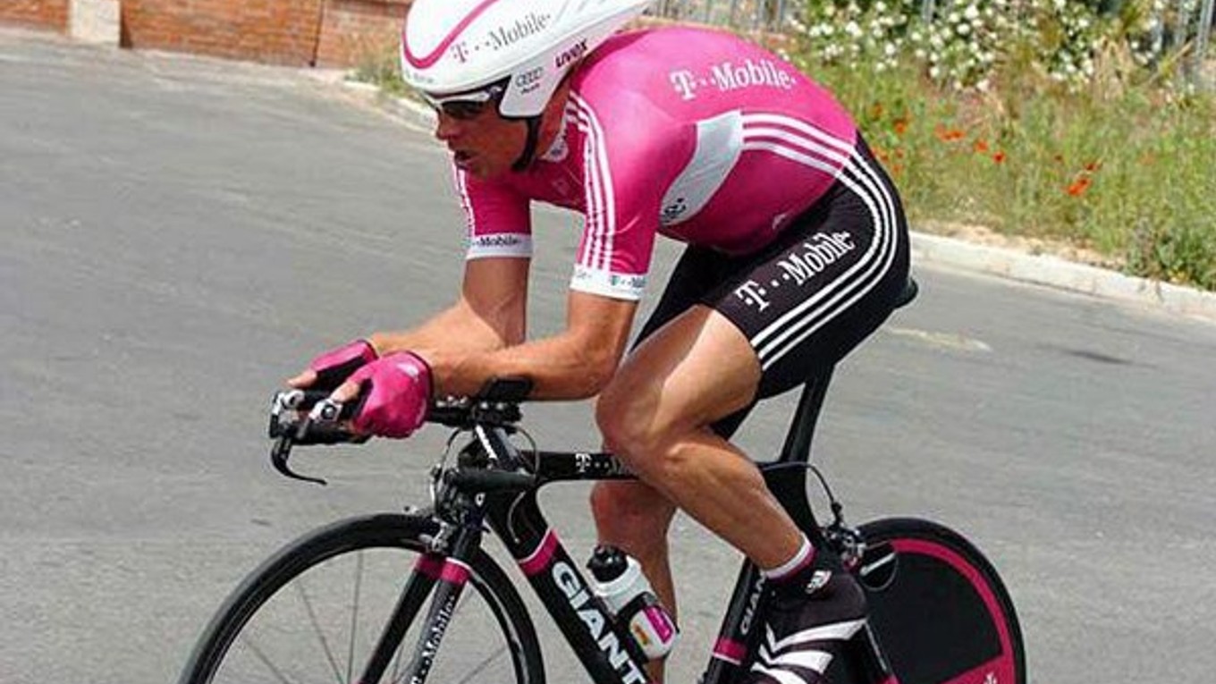 Ulrich opäť pil a sadol za volant.