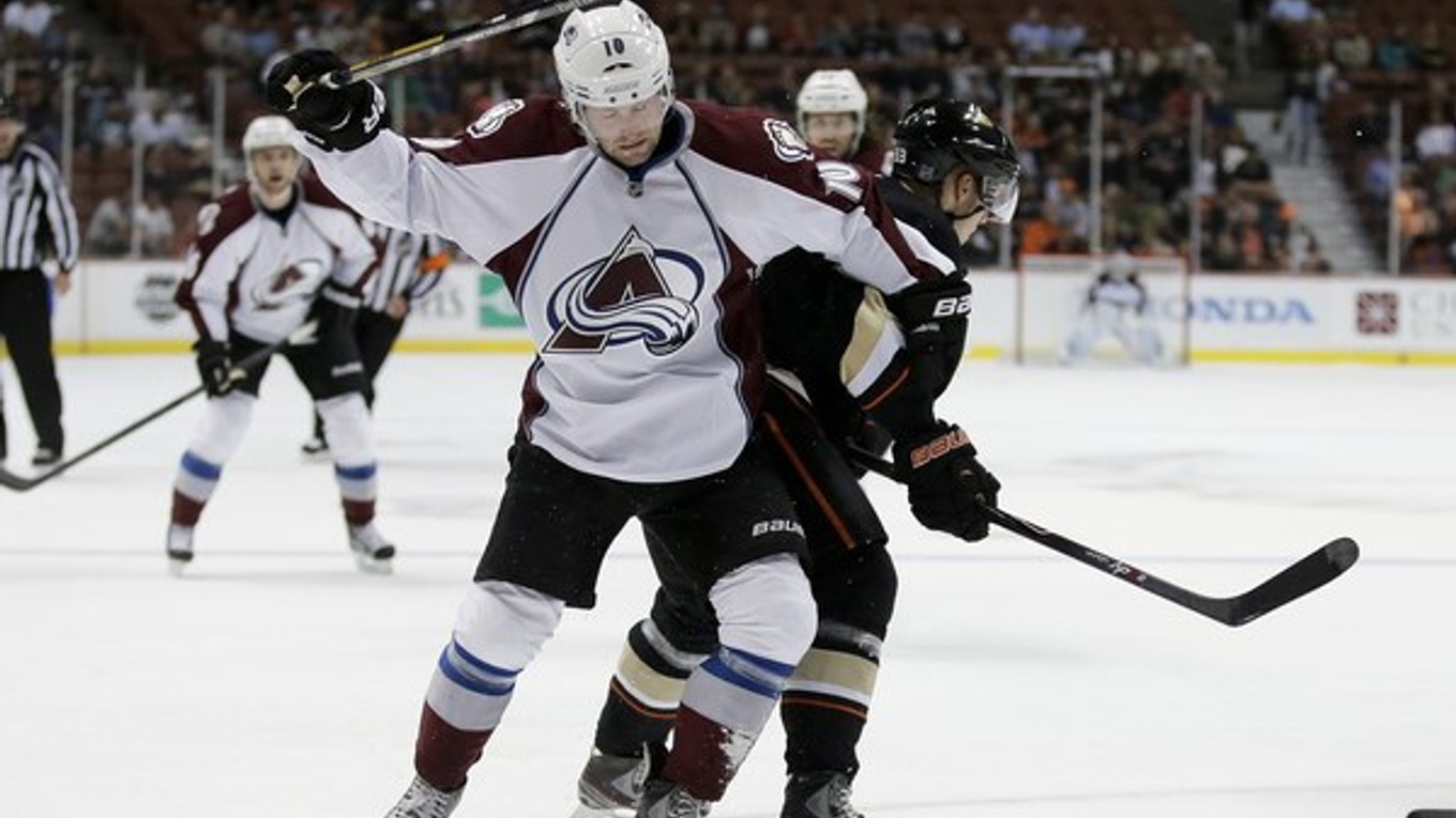 Mark Olver (vľavo).