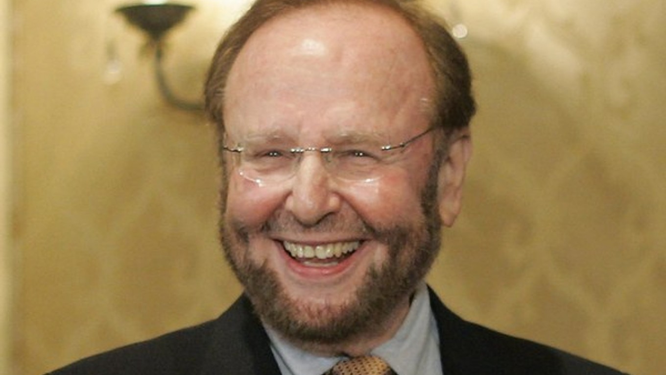 Glazer prebral vedenie rodinnej firmy v pätnástich.