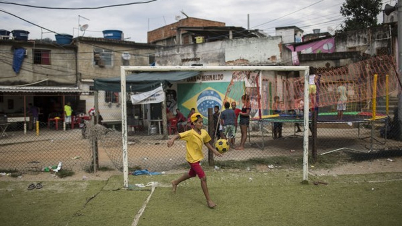 V chudobných štvrtiach vyrastajú aj futbalové hviezdy.