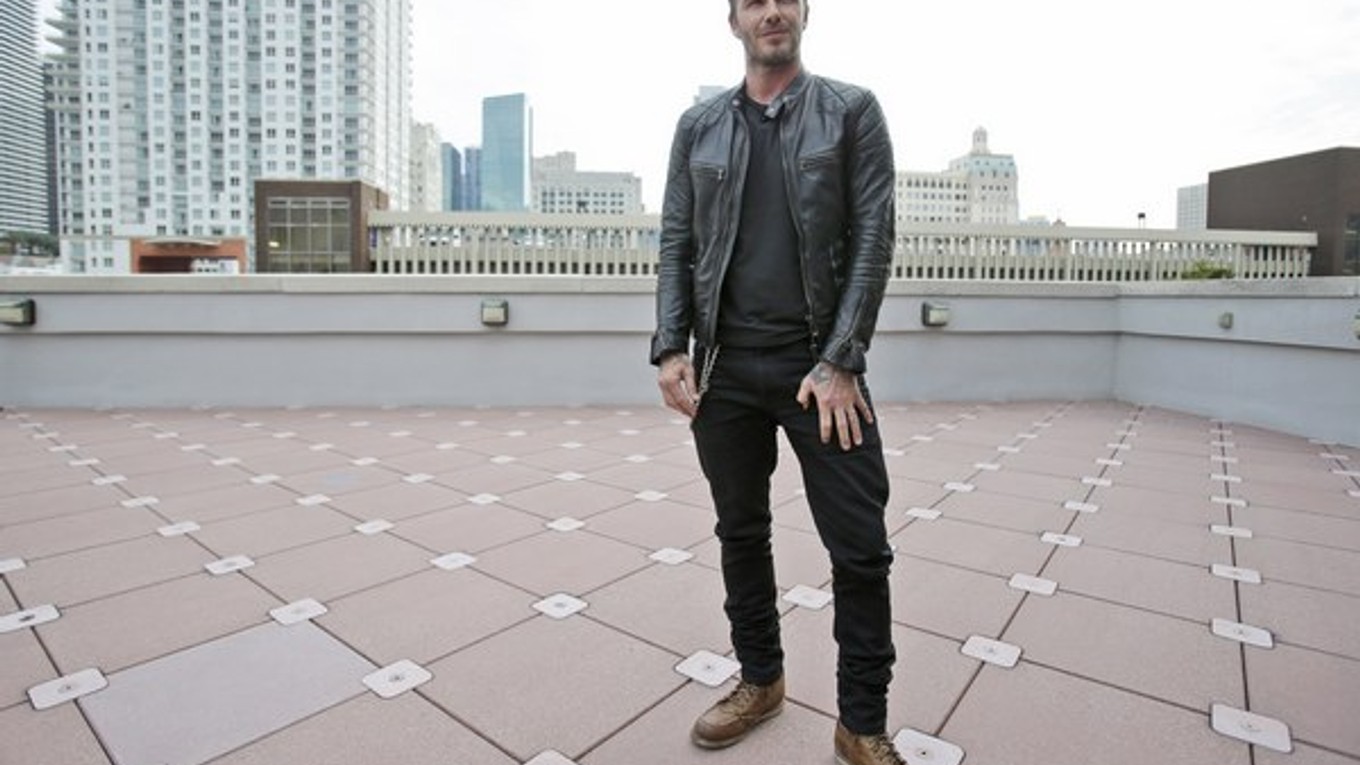 David Beckham zvažuje.