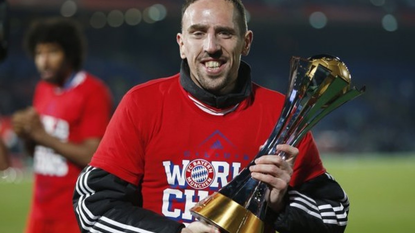Francúz Franck Ribery pre zranenie na MS neprišiel.