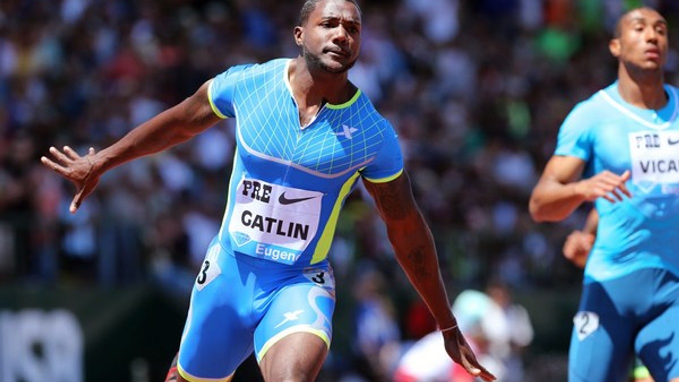 Justin Gatlin je časom 9,87 s na čele tohtoročných tabuliek v behu na 100 m.