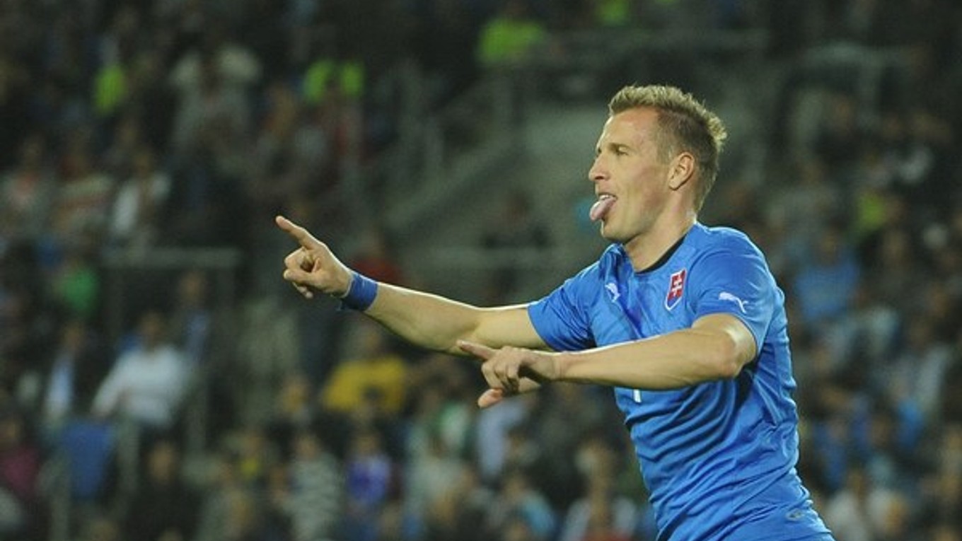 Hráč Slovenska Ján Ďurica sa raduje z gólu počas prípravného zápasu Izrael - Slovensko.