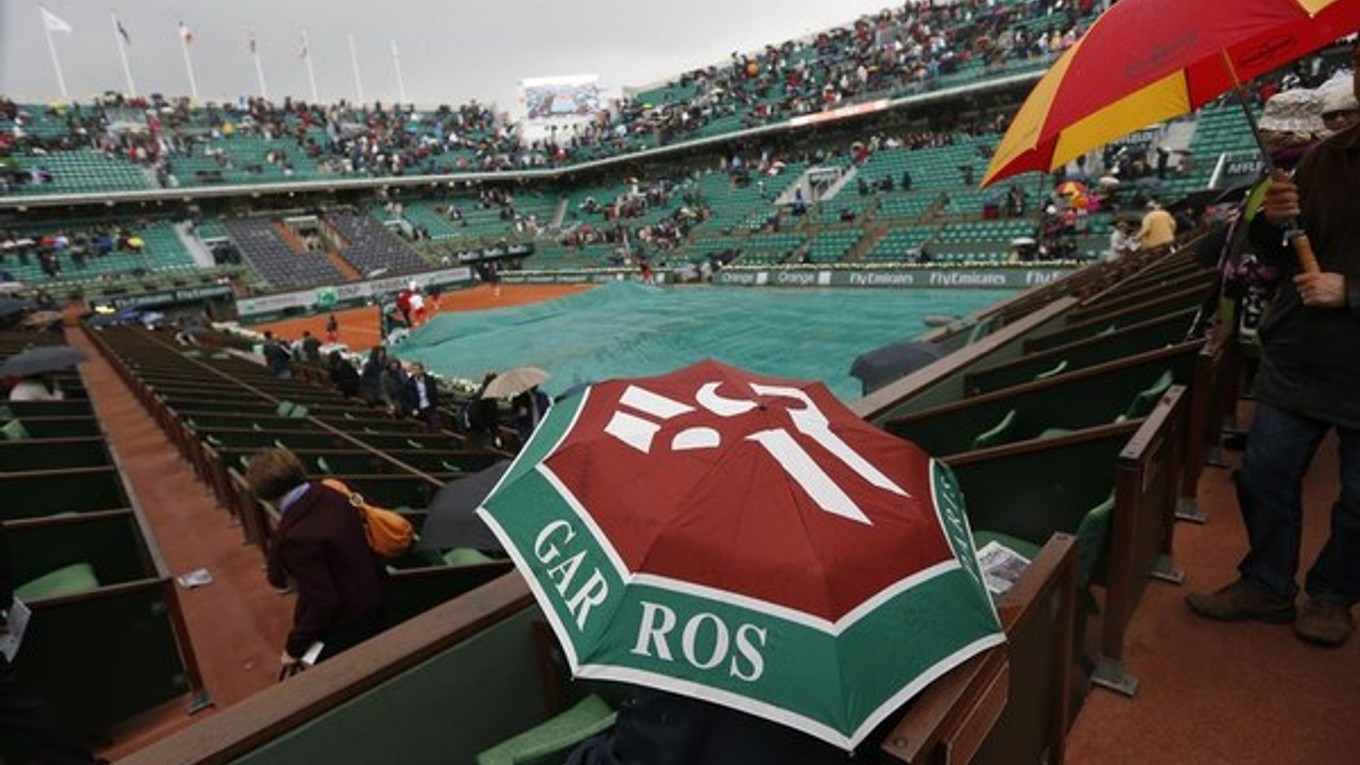 Tenisový turnaj v Roland Garros sa začne 25. mája.