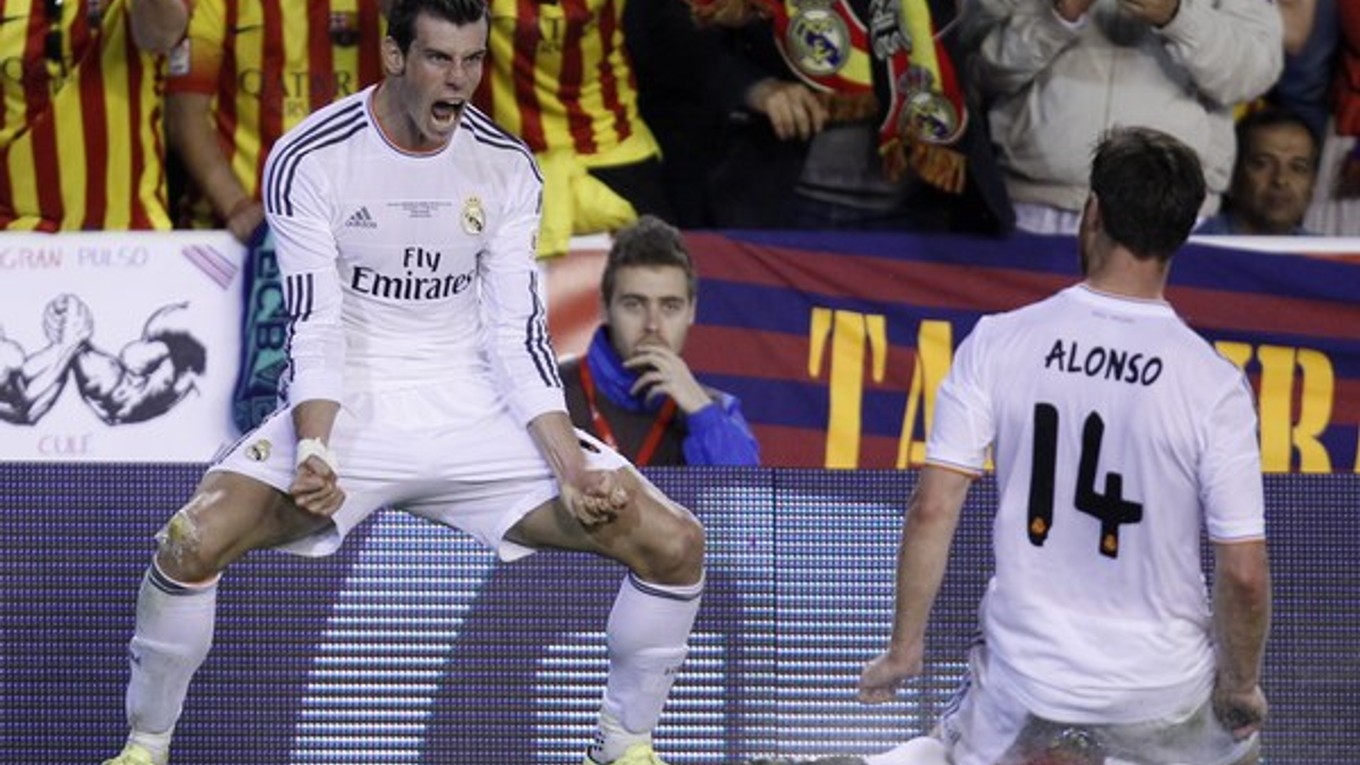 Gareth Bale (vľavo).