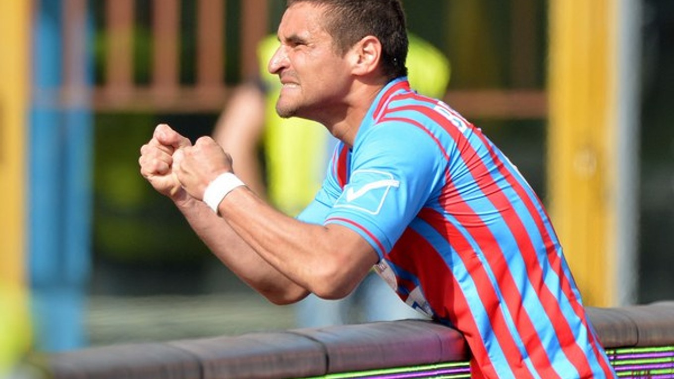 Argentínsky útočník Catanie Gonzalo Bergessio.