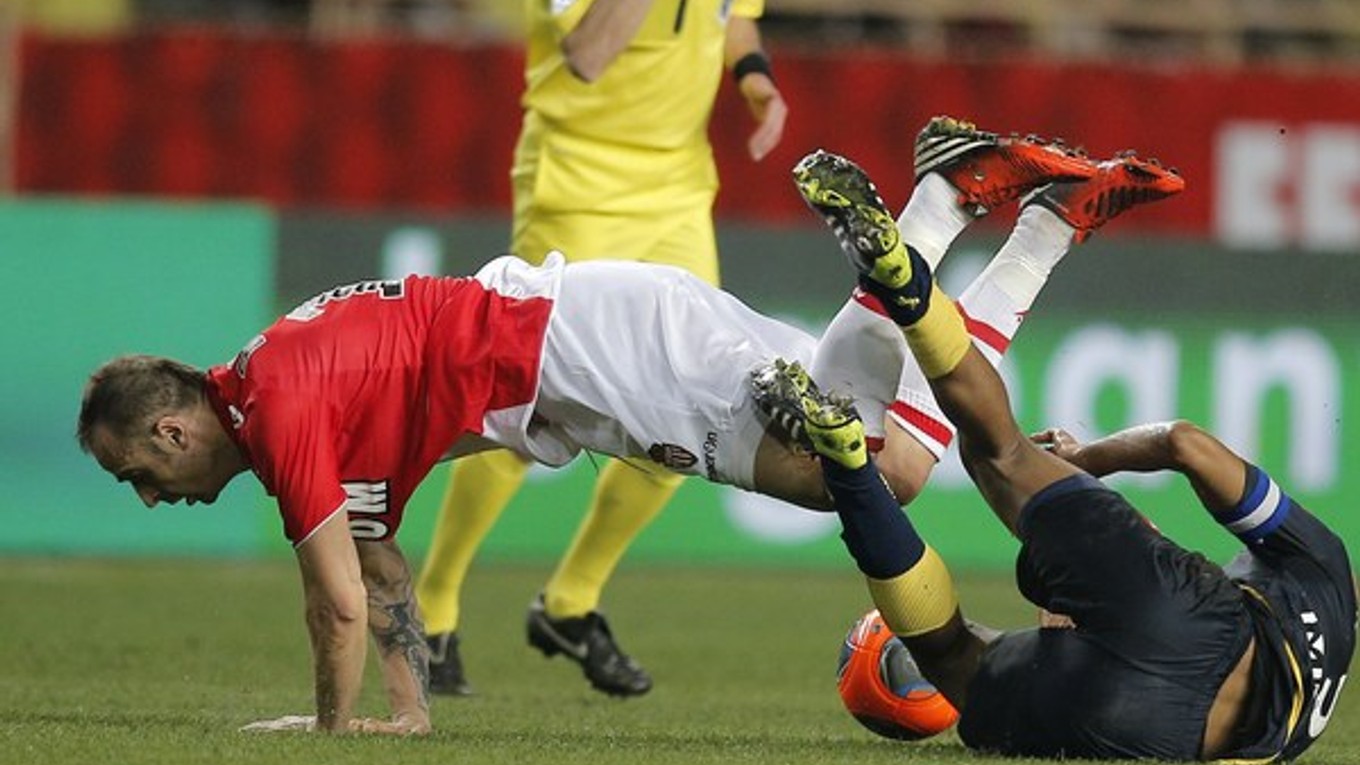 Dimitar Berbatov (vľavo).