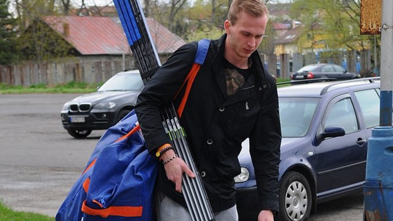 Zraz slovenskej hokejovej reprezentácie v príprave na majstrovstvá sveta 2014 v Poprade 22. apríla 2014. Na snímke obranca Edmontonu Oilers Martin Marinčin.