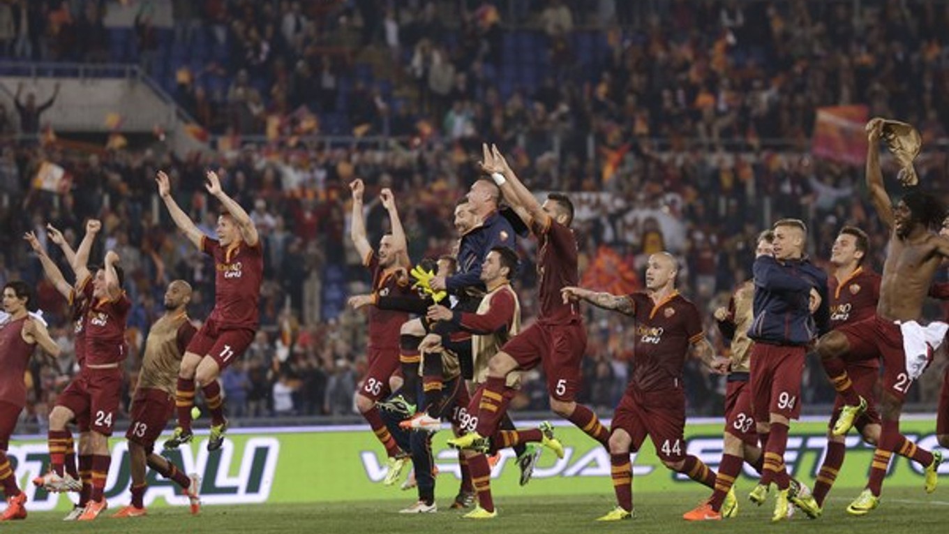 Hráči AS Rím sa tešili z výhry nad AC Miláno.