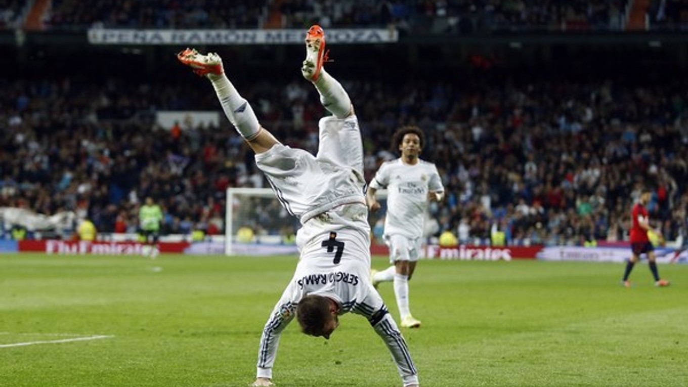 Sergio Ramos oslavuje gól.