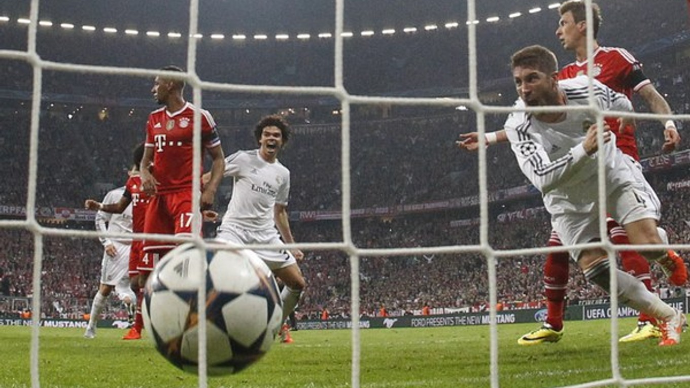 Obranca Realu Sergio Ramos strelil Bayernu dva góly už v prvom polčase a prakticky rozhodol o postupujúcom.