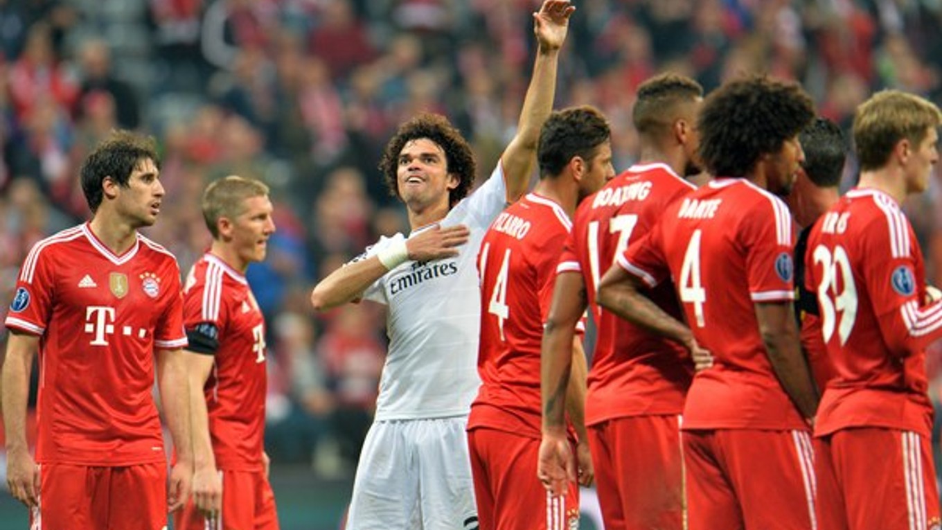 Obranca Realu Pepe zdraví fanúšikov Realu.