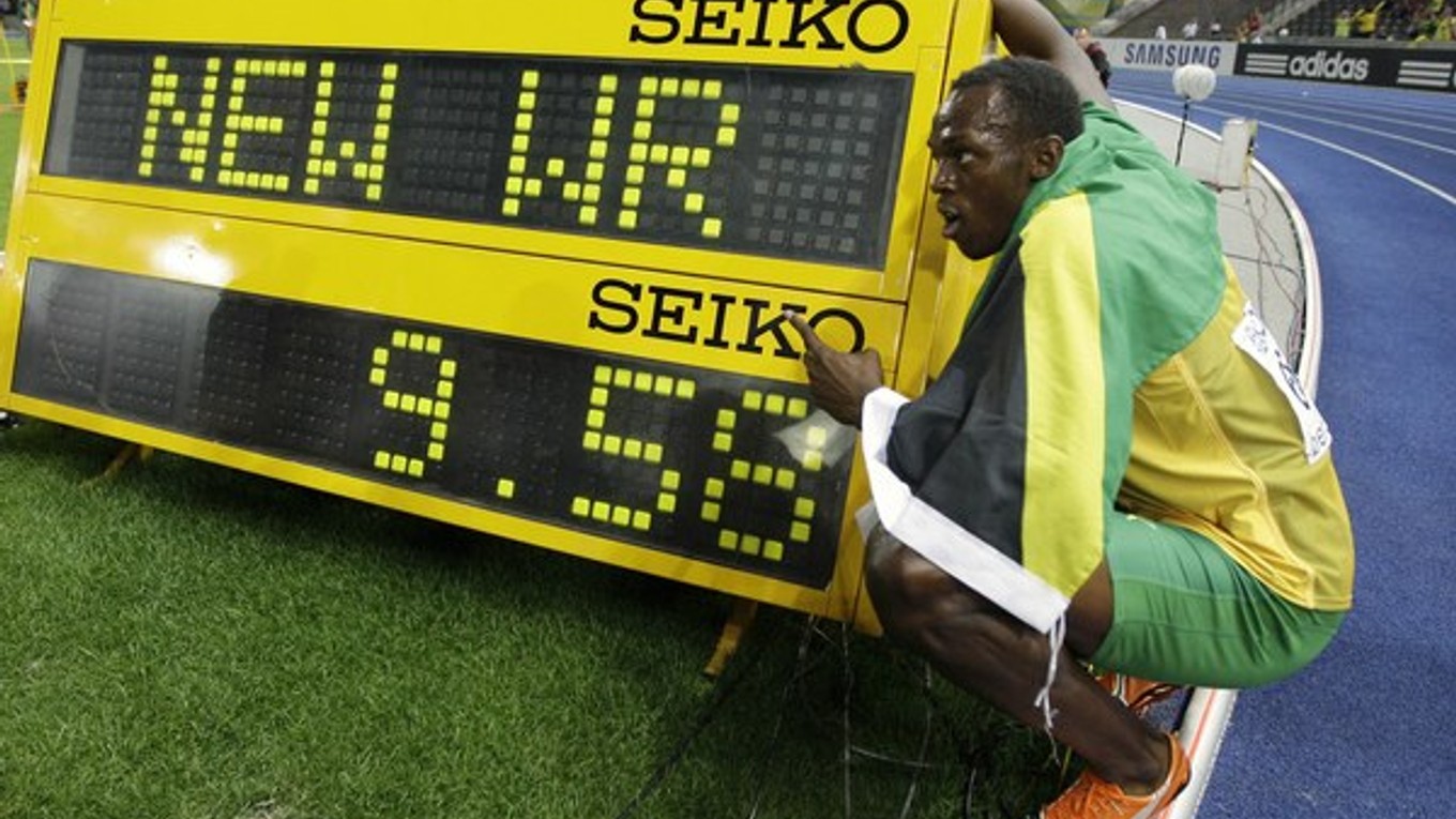 Oranžové tretry, v ktorých Usain Bolt zabehol rekord, sa cenia na 25-tisíc eur.