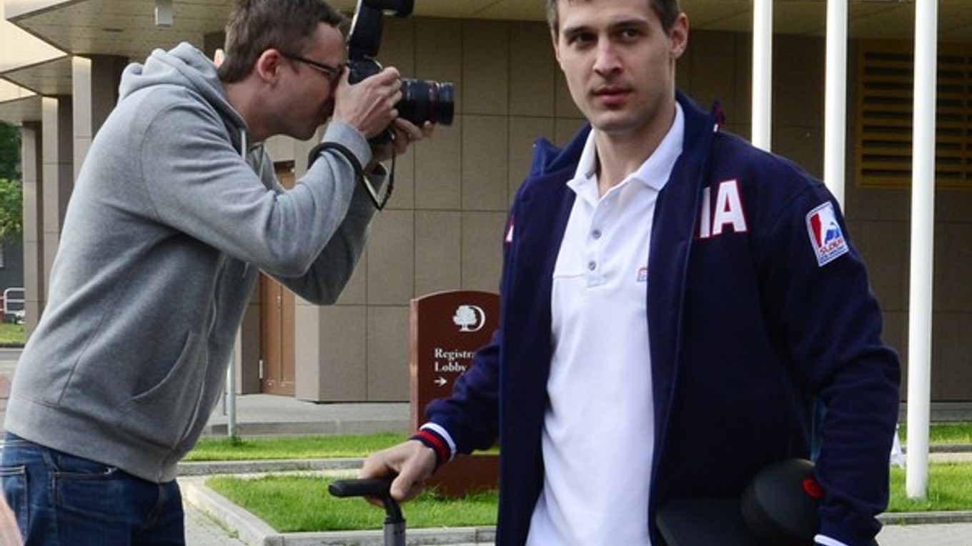 Ivan Švarný takto odchádzal na MS.