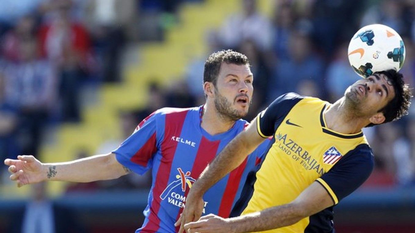 Costa(vpravo)bude Atlético chýbať.